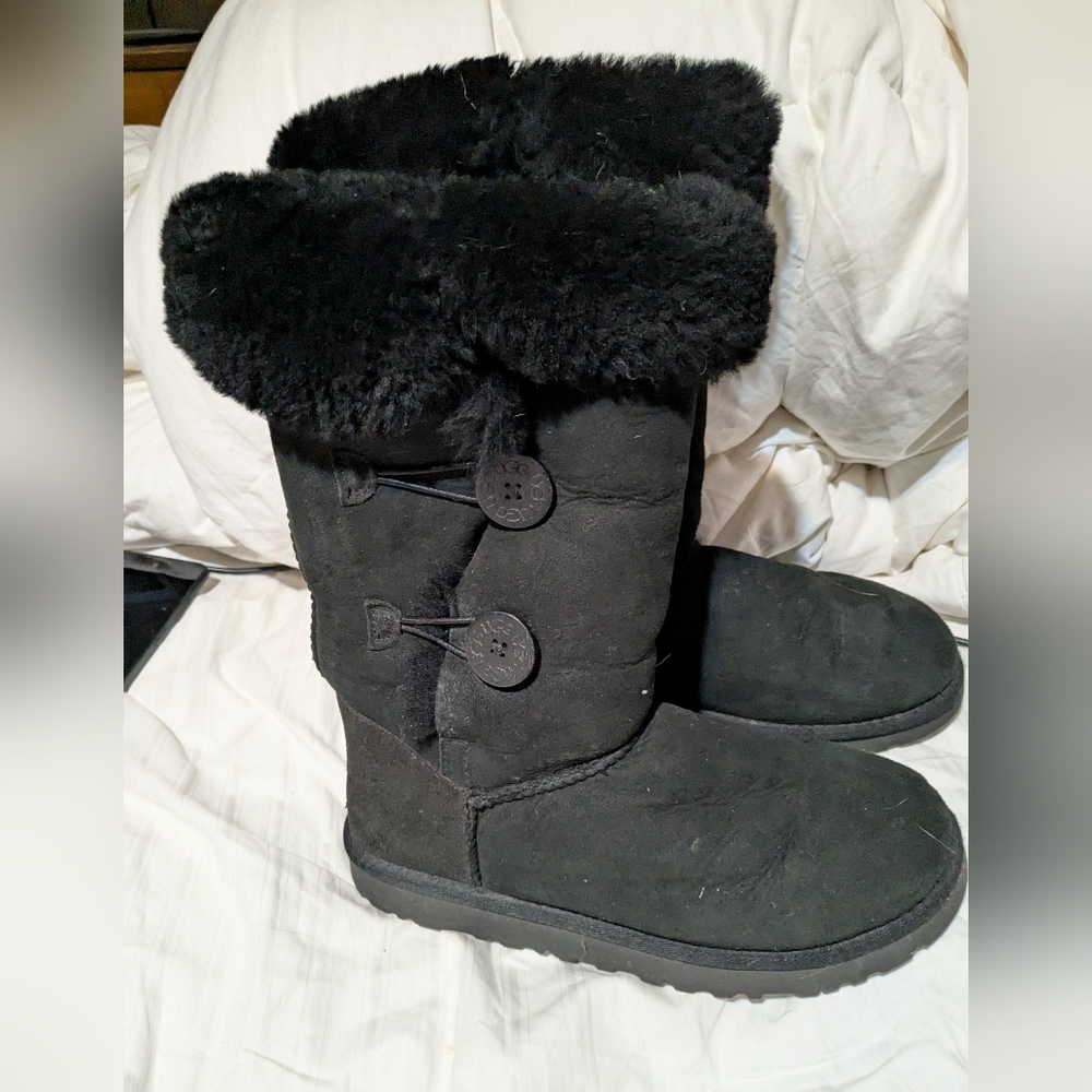 UGG Baily Boot Triplet Button Size 8 very good